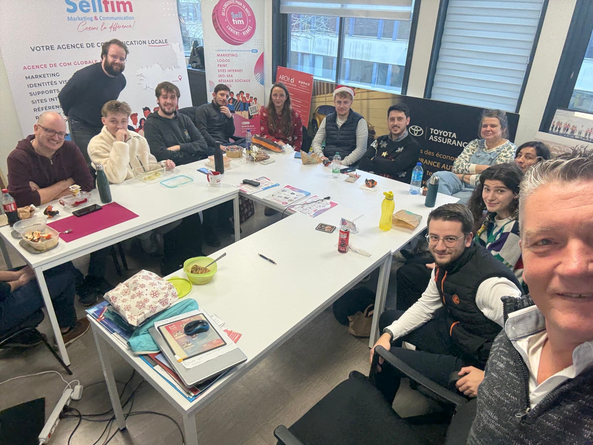 Secret Santa chez Selltim, ou l’art subtil de découvrir si tes collègues te connaissent vraiment…